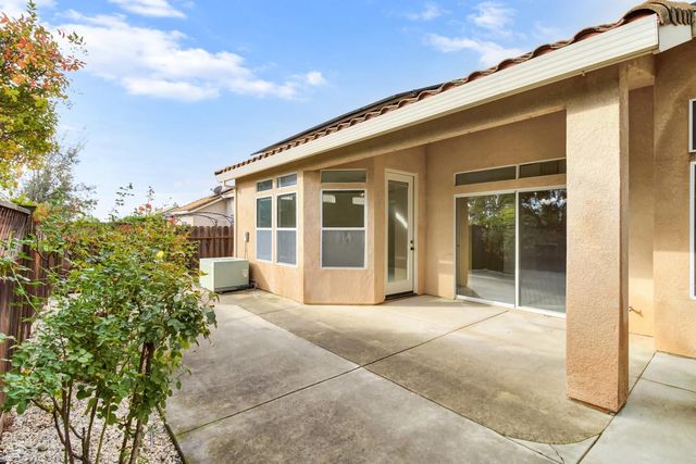 814 Pleasant Valley Dr, Ione, CA 95640