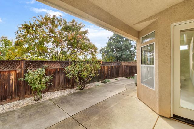 814 Pleasant Valley Dr, Ione, CA 95640