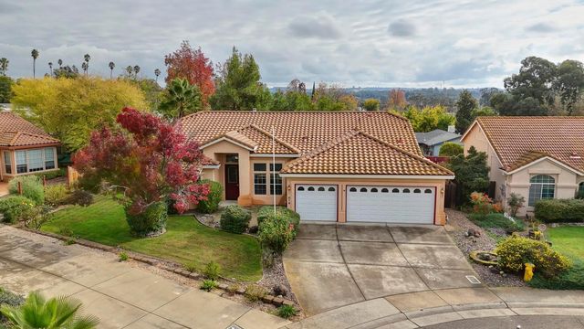 814 Pleasant Valley Dr, Ione, CA 95640
