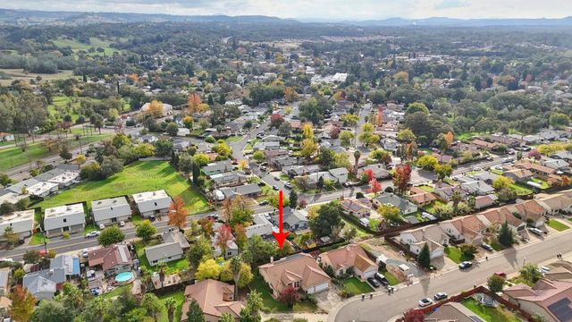 814 Pleasant Valley Dr, Ione, CA 95640