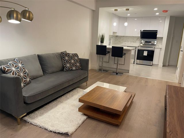 5216 Roosevelt Avenue 3A, Woodside, NY 11377