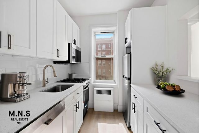 3553 77th St Apt 3E, New York City, NY 11372