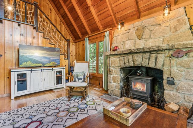 28772 Cedar Drive, Lake Arrowhead, CA 92352