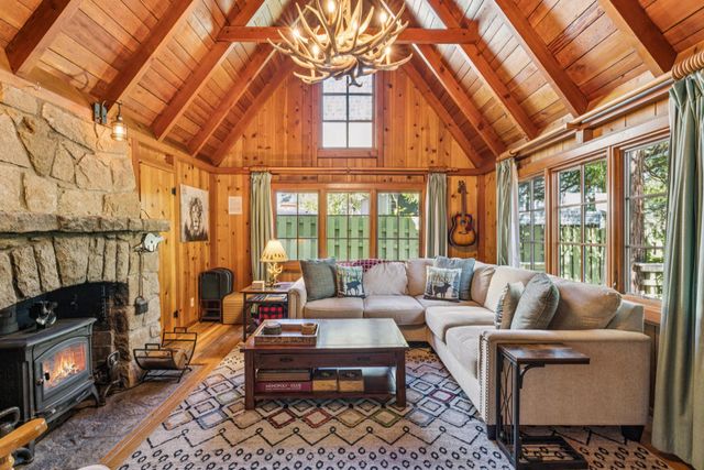 28772 Cedar Drive, Lake Arrowhead, CA 92352