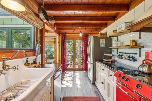 28772 Cedar Drive, Lake Arrowhead, CA 92352