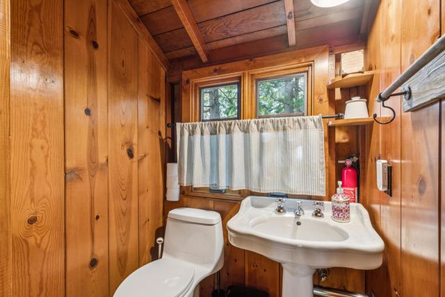 28772 Cedar Drive, Lake Arrowhead, CA 92352