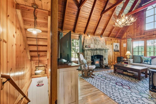 28772 Cedar Drive, Lake Arrowhead, CA 92352