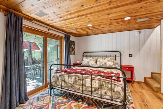 28772 Cedar Drive, Lake Arrowhead, CA 92352
