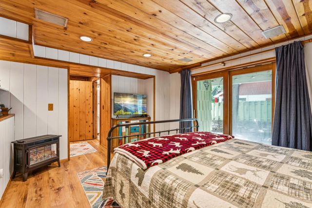 28772 Cedar Drive, Lake Arrowhead, CA 92352