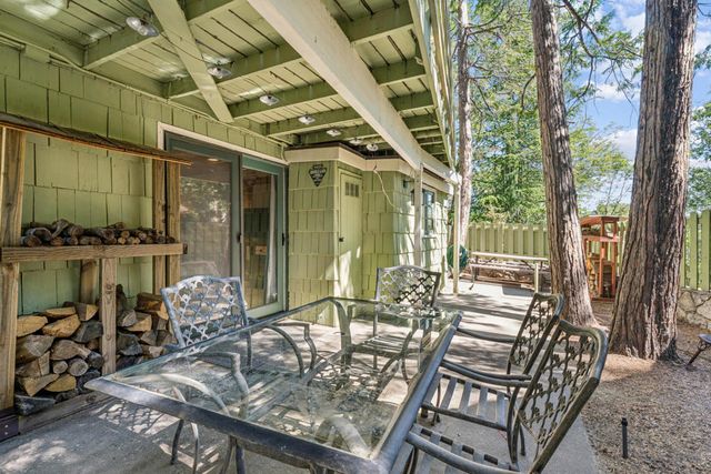 28772 Cedar Drive, Lake Arrowhead, CA 92352