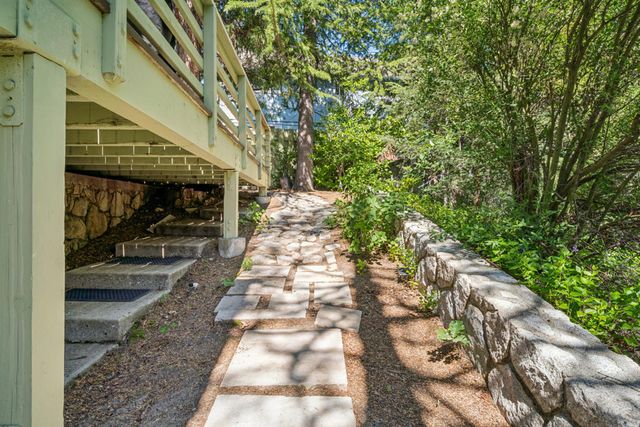 28772 Cedar Drive, Lake Arrowhead, CA 92352