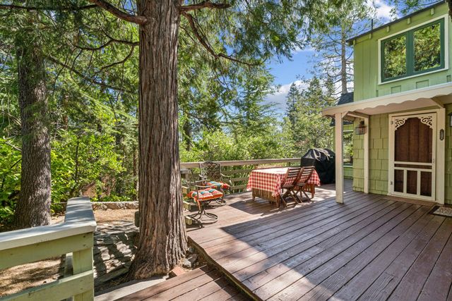 28772 Cedar Drive, Lake Arrowhead, CA 92352