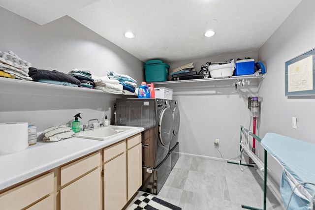742 E CHELSEA DR, Bountiful, UT 84010