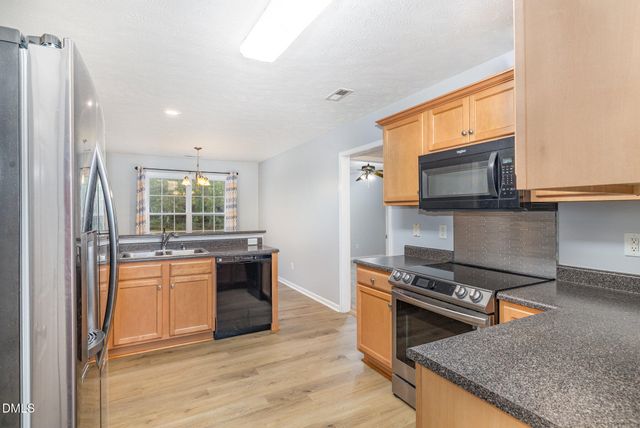 520 Polygon Place, Fayetteville, NC 28306