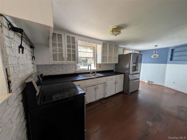 6 White Oak Terrace, Campbell Hall, NY 10916