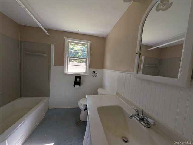 6 White Oak Terrace, Campbell Hall, NY 10916