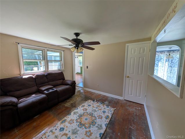 6 White Oak Terrace, Campbell Hall, NY 10916