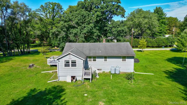 6 White Oak Terrace, Campbell Hall, NY 10916