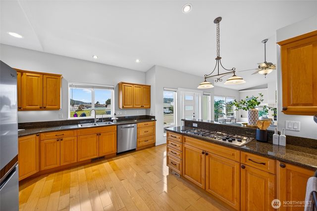 5208 Doon Way, Anacortes, WA 98221