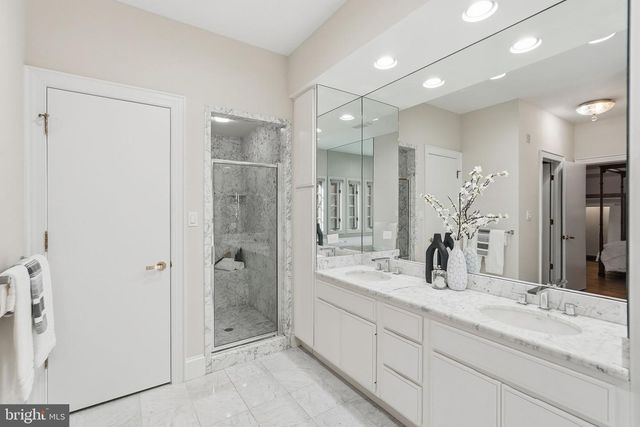 10033 CHARTWELL MANOR, Potomac, MD 20854