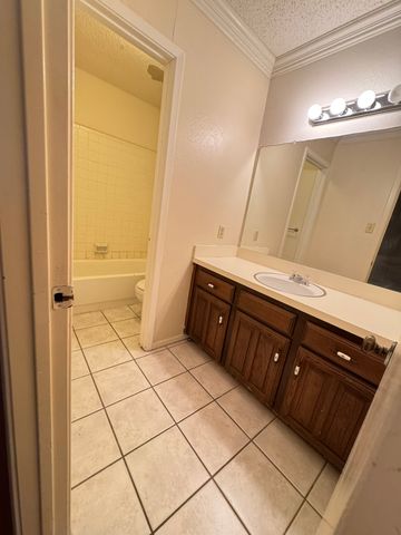 2904 Southern Cross Drive, Garland, TX 75044