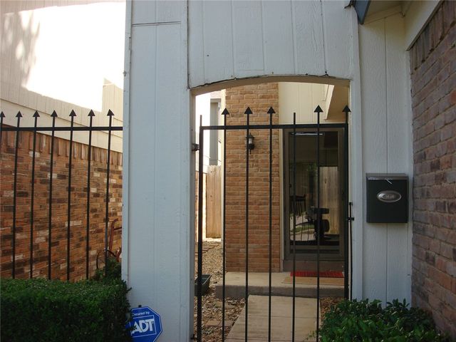 2904 Southern Cross Drive, Garland, TX 75044