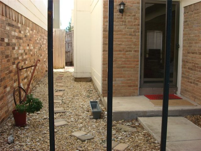 2904 Southern Cross Drive, Garland, TX 75044