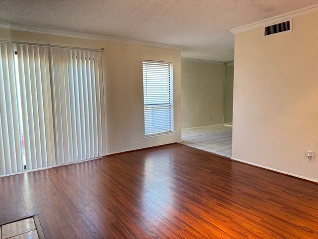 2904 Southern Cross Drive, Garland, TX 75044