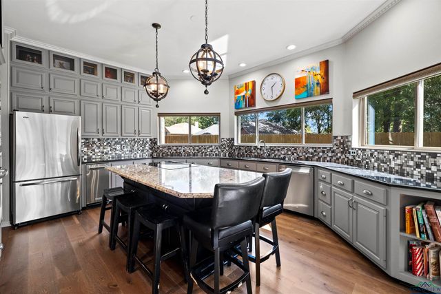 800 Trenton Court, Longview, TX 75601