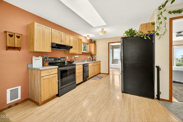 6577 Adams Road, Talent, OR 97540