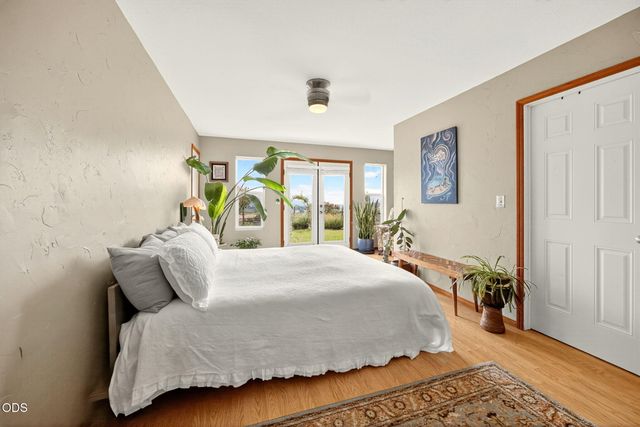 6577 Adams Road, Talent, OR 97540