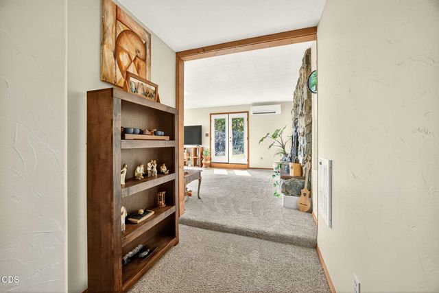 6577 Adams Road, Talent, OR 97540