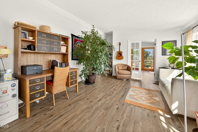 6577 Adams Road, Talent, OR 97540