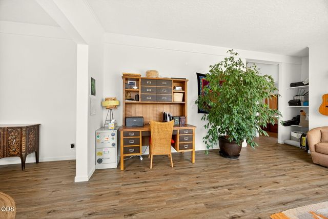 6577 Adams Road, Talent, OR 97540
