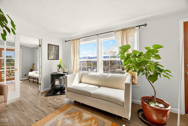 6577 Adams Road, Talent, OR 97540