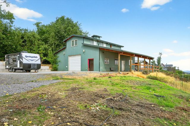 6577 Adams Road, Talent, OR 97540