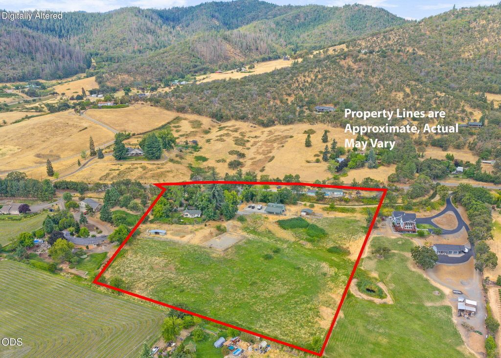 6577 Adams Road, Talent, OR 97540