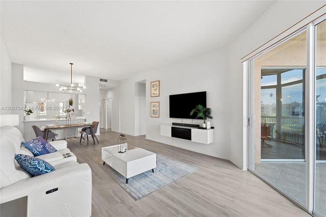 7478 Granville Drive 406, Tamarac, FL 33321