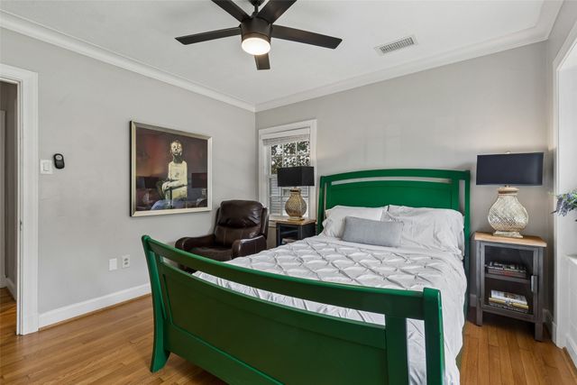 5426 Stoneleigh Avenue, Dallas, TX 75235