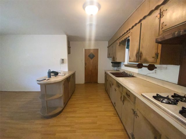 556 NW Hillery Street, Burleson, TX 76028