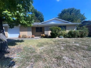556 NW Hillery Street, Burleson, TX 76028
