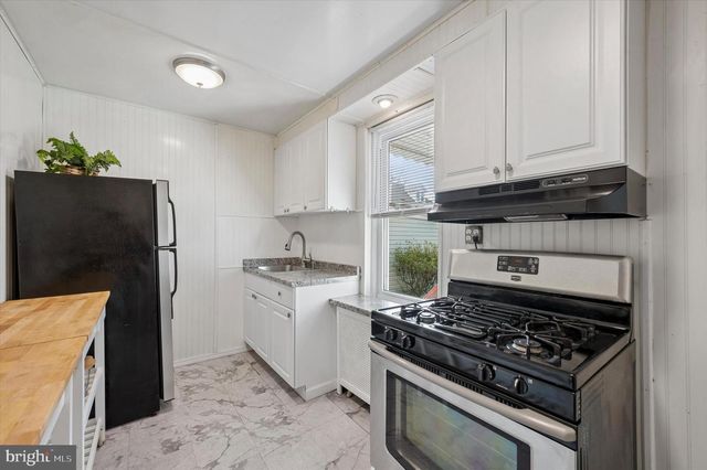 1008 E 18TH ST, Chester, PA 19013