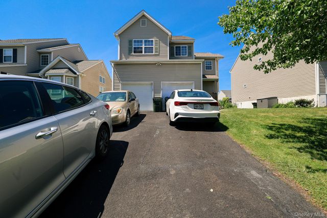16 McLaughlin Way, Washingtonville, NY 10992