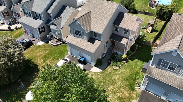 16 McLaughlin Way, Washingtonville, NY 10992