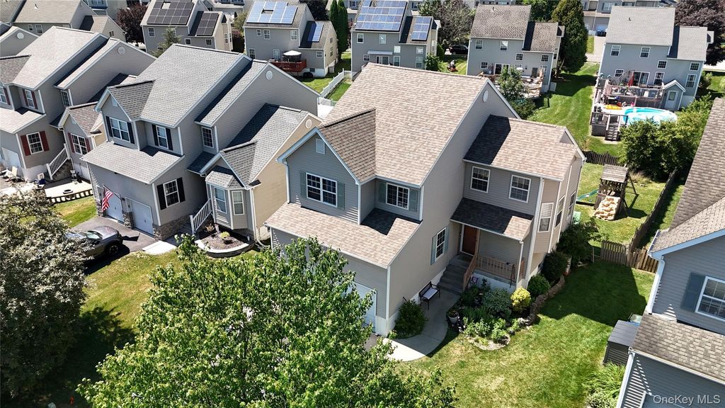 16 McLaughlin Way, Washingtonville, NY 10992
