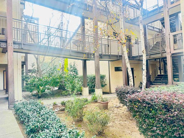 320 N Villa Way, Walnut Creek, CA 94595