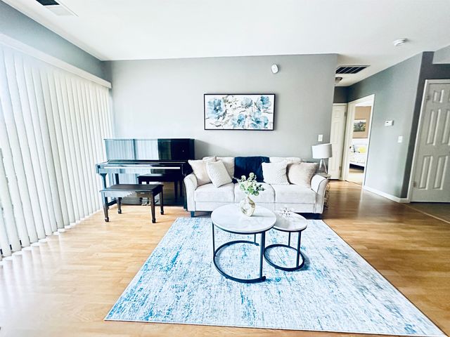 320 N Villa Way, Walnut Creek, CA 94595