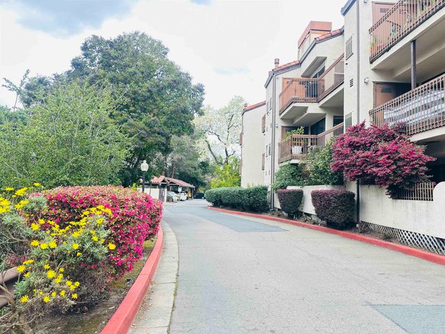 320 N Villa Way, Walnut Creek, CA 94595