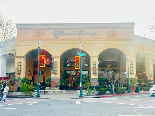 320 N Villa Way, Walnut Creek, CA 94595