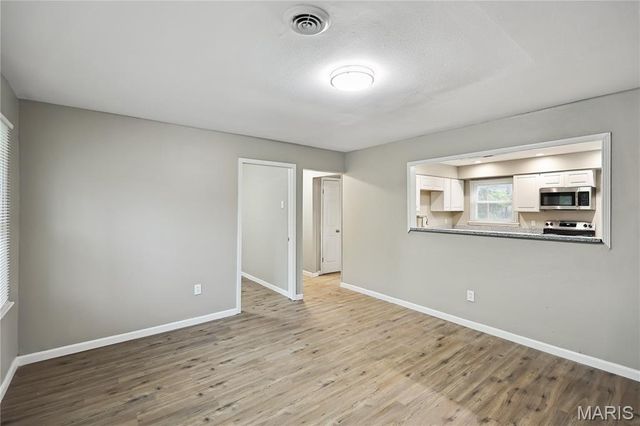 12019 Krenning Lane, St Louis, MO 63138